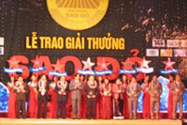 Tôn vinh các doanh nghiệp trẻ tiêu biểu 2005