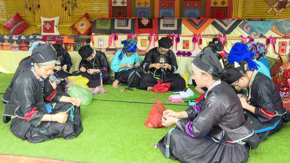 Hà Giang lấy giá trị văn hóa làm động lực cho phát triển - 1 Hà Giang lấy giá trị văn hóa làm động lực cho phát triển - 1