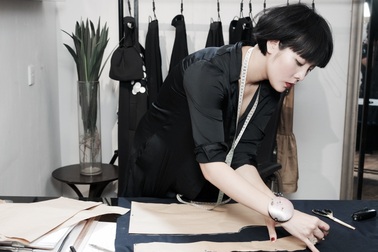 Devon Nguyễn và bước ngoặt của xu hướng thời trang chất liệu tại VIFW 2016