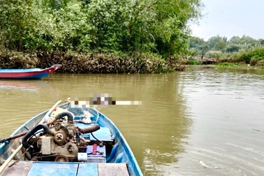 Thi thể bé gái 14 tuổi nổi trên sông ở TPHCM