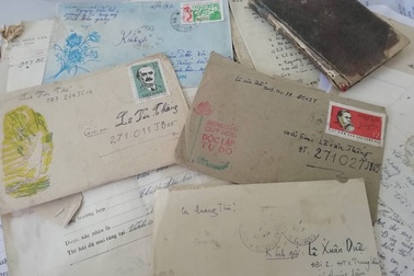 Lát cắt chiến tranh qua những trang viết ở chiến trường