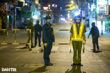 TPHCM: Dịch Covid-19 chưa đạt đỉnh, cần biện pháp mạnh hơn Chỉ thị 16