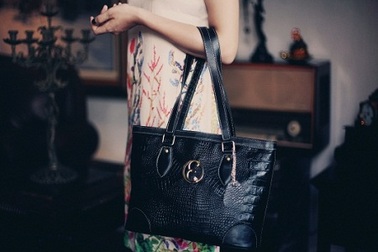 9x làm thương hiệu túi da thật ELMI