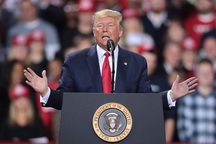 Tổng thống Mỹ bị Hạ viện luận tội: “Ngày buồn” chẳng của riêng ai