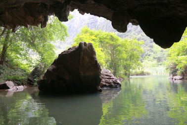 Khám phá “mê cung tự nhiên” giữa lòng di sản Tràng An