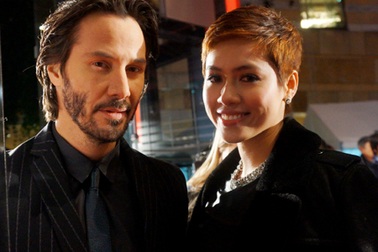 Vũ Hoàng My tươi tắn bên Keanu Reeves