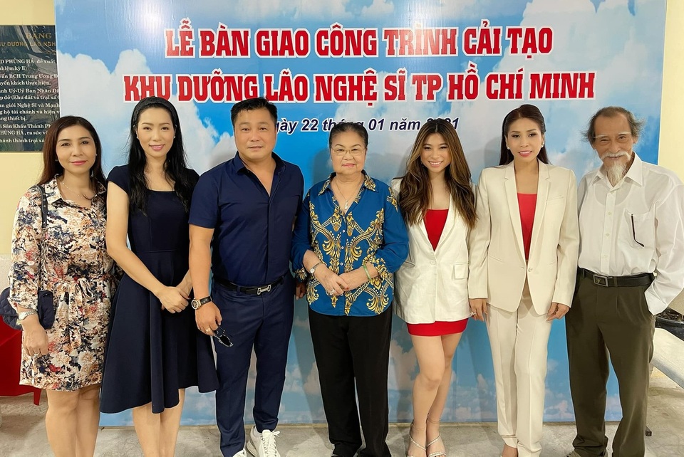 Lý Hùng, Lý Hương bật khóc khi hoàn thành di nguyện của cố NSND Lý Huỳnh - 1 Lý Hùng, Lý Hương bật khóc khi hoàn thành di nguyện của cố NSND Lý Huỳnh - 1
