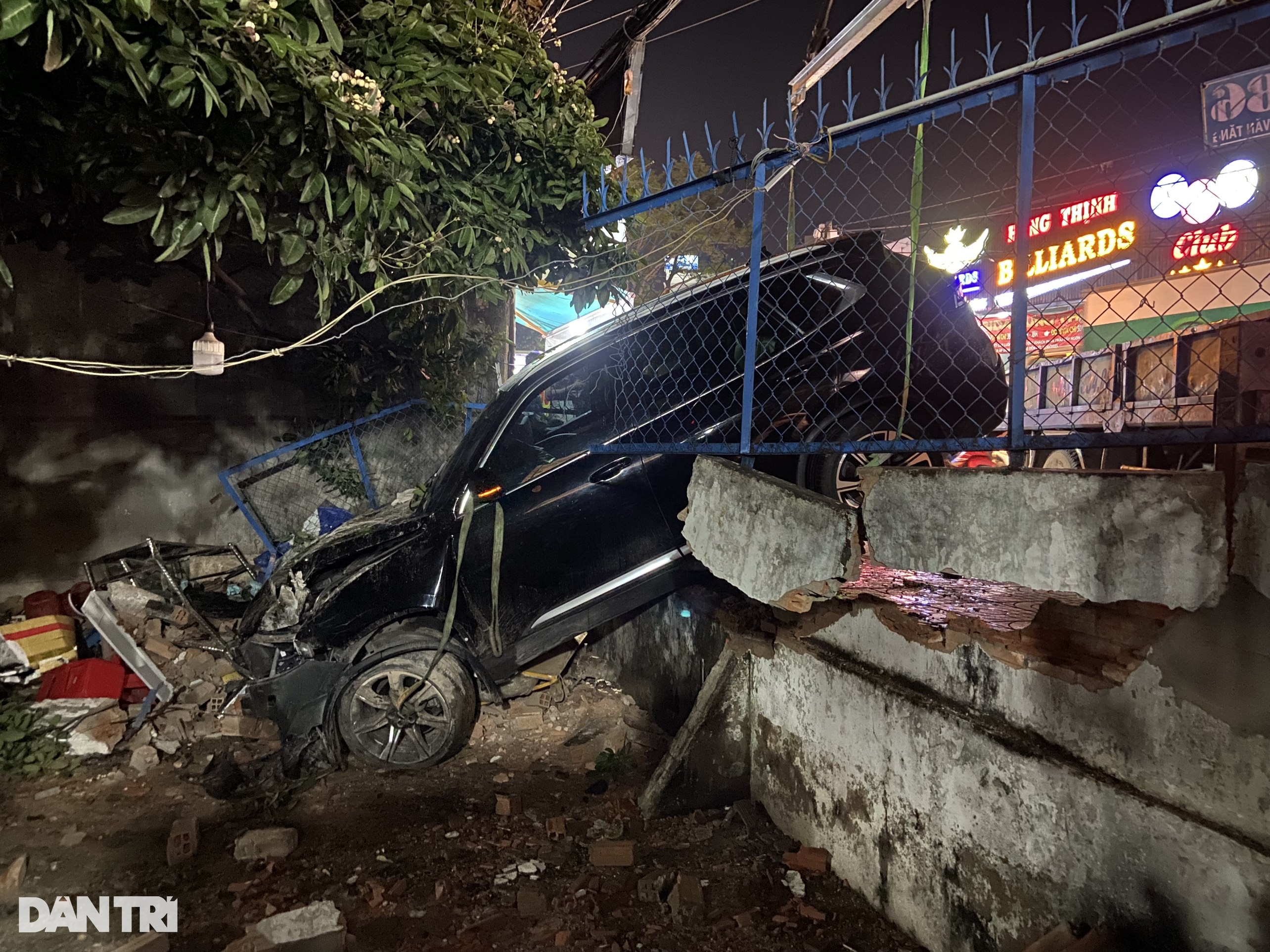 Vụ ô tô tông liên hoàn ở TPHCM: Gia đình bán cơm hoảng hồn thoát nạn - 3