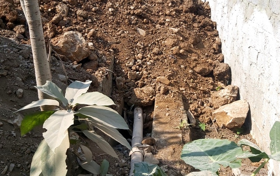 Thi công quốc lộ vùi lấp hơn 1km kênh tưới nước của dân - 4 Thi công quốc lộ vùi lấp hơn 1km kênh tưới nước của dân - 4