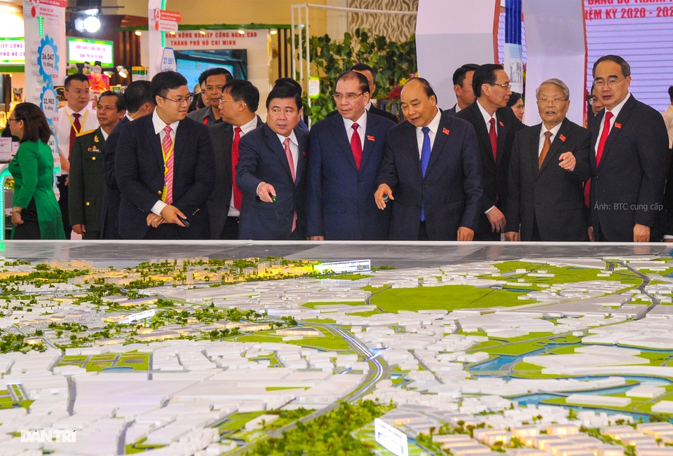 Thủ tướng: Trung ương lắng nghe, tạo mọi điều kiện cho TPHCM phát triển - 2 Thủ tướng: Trung ương lắng nghe, tạo mọi điều kiện cho TPHCM phát triển - 2
