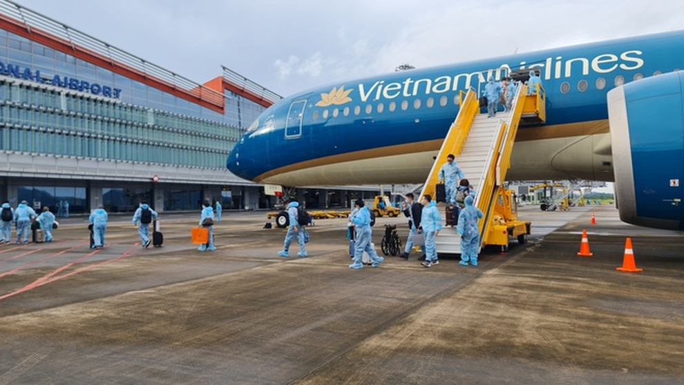 Người nước ngoài có hộ chiếu vắc xin muốn vào Việt Nam cần điều kiện gì? - 1 Người nước ngoài có hộ chiếu vắc xin muốn vào Việt Nam cần điều kiện gì? - 1