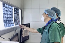 Cấp cứu thành công bệnh nhân lao mắc Covid-19 ho ra máu ồ ạt