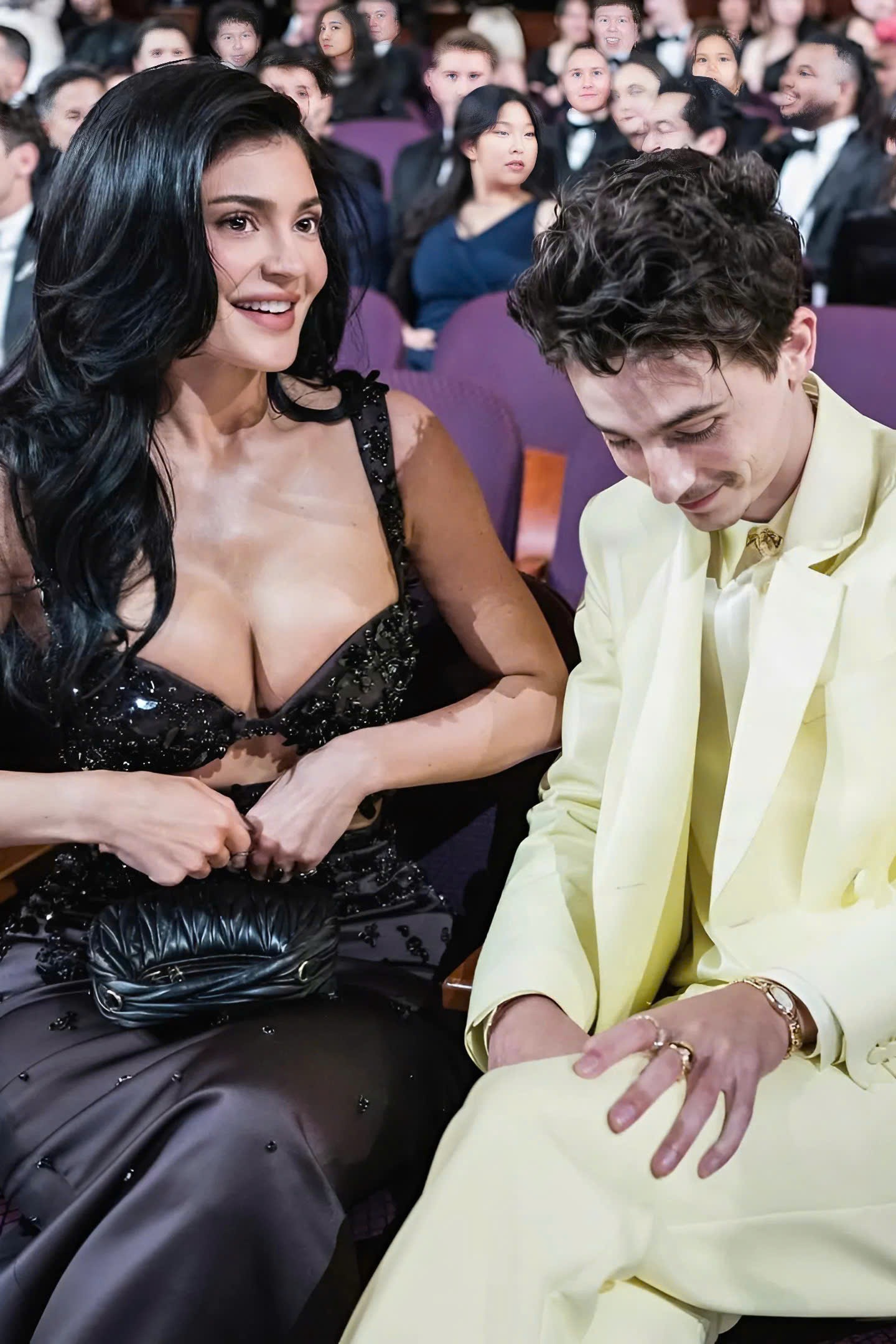 View - "Hoàng tử điện ảnh" Timothée trở nên lòe loẹt khi yêu bạn gái triệu phú USD | Báo Dân trí