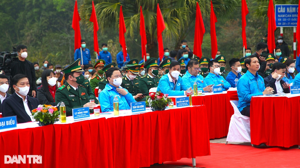 Tuổi trẻ thể hiện khát vọng dấn thân, cống hiến nhiệt huyết sức trẻ - 5 Tuổi trẻ thể hiện khát vọng dấn thân, cống hiến nhiệt huyết sức trẻ - 5