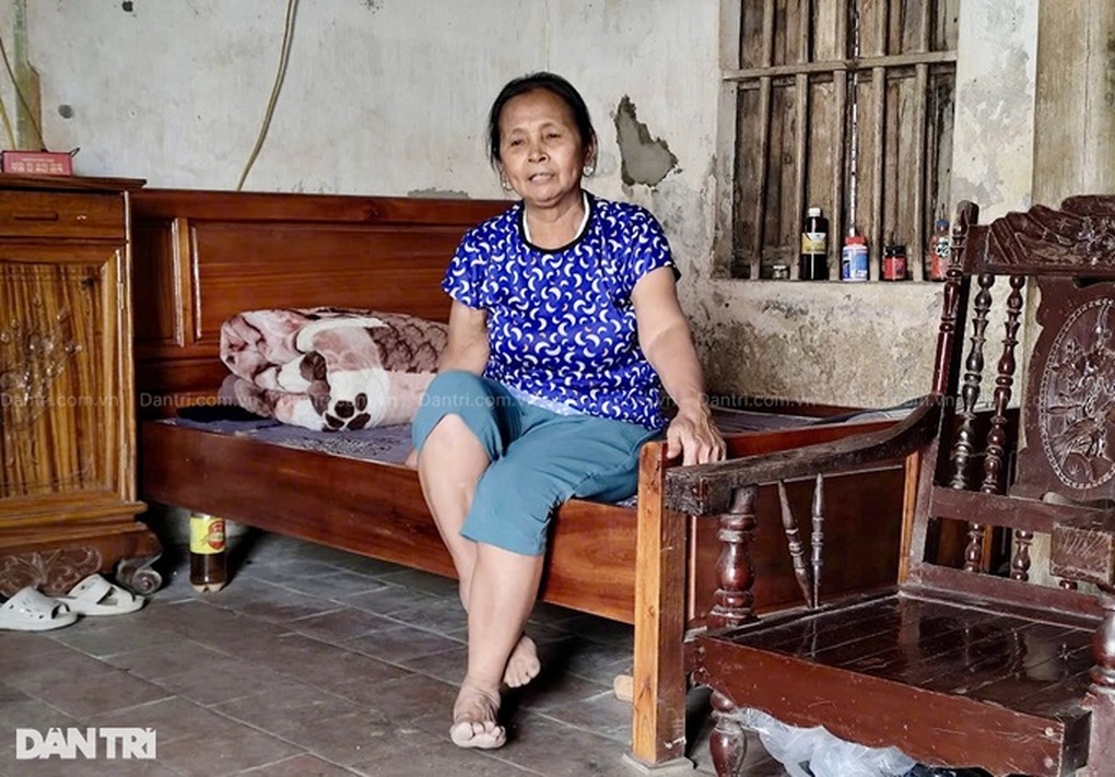 Con chấn thương sọ não, mẹ già đau yếu gồng gánh cả gia đình - 3 Con chấn thương sọ não, mẹ già đau yếu gồng gánh cả gia đình - 3