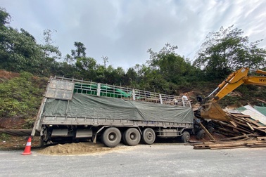 Tai nạn 3 người thương vong: Hai bố con gặp nạn trên đường đi mua nhà sàn