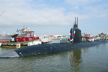 Tàu tuần dương và tàu ngầm hạt nhân Mỹ đâm nhau trên biển