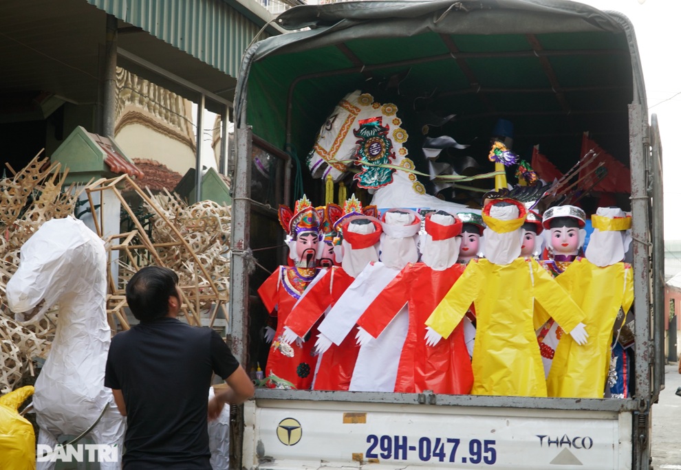 Thủ phủ vàng mã ở ngoại thành Hà Nội nhộn nhịp vào vụ Tết Nguyên đán - 11 Thủ phủ vàng mã ở ngoại thành Hà Nội nhộn nhịp vào vụ Tết Nguyên đán - 11