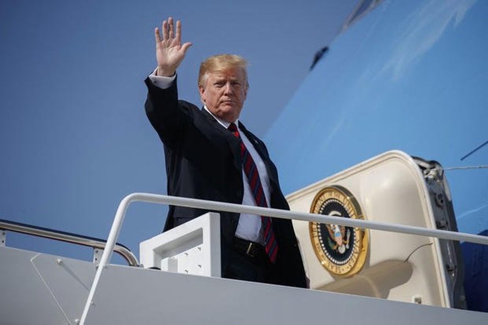 Ông Trump lên tiếng chuyện ông Biden bị vấp ngã cầu thang - 1 Ông Trump lên tiếng chuyện ông Biden bị vấp ngã cầu thang - 1