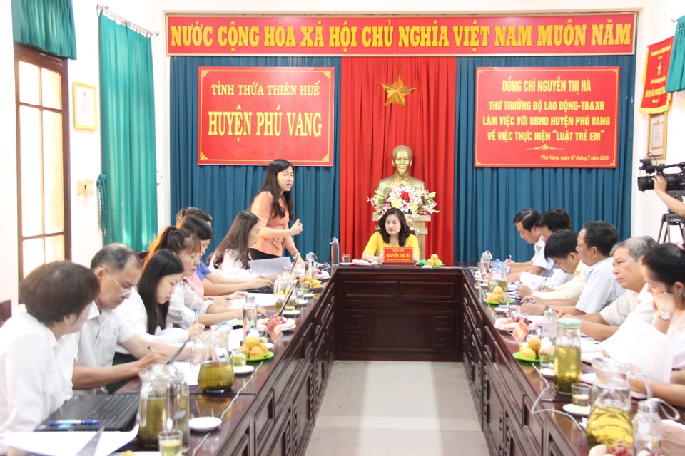 Thứ trưởng Nguyễn Thị Hà: Cần xóa bỏ tình trạng trẻ em lang thang cơ nhỡ - 1 Thứ trưởng Nguyễn Thị Hà: Cần xóa bỏ tình trạng trẻ em lang thang cơ nhỡ - 1
