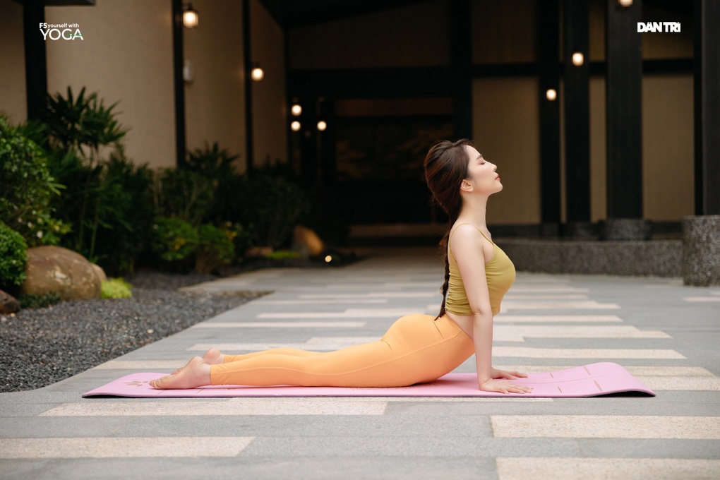Bài khởi động trước khi đồng diễn lập kỷ lục tại Ngày hội yoga Dân trí - 3 Bài khởi động trước khi đồng diễn lập kỷ lục tại Ngày hội yoga Dân trí - 3