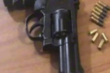 Người đàn ông nổ súng giải quyết mâu thuẫn hộ vợ của bạn