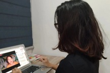 "Nghiện" làm việc, nữ quản lý bối rối khi tính chuyện sinh con