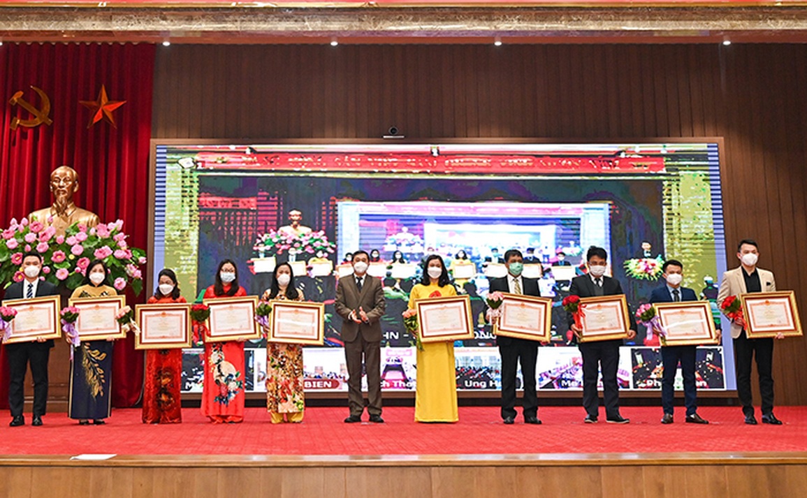 Bí thư Hà Nội: Đầu tư cho y tế là đầu tư cho sức khỏe, cho nhân dân - 2 Bí thư Hà Nội: Đầu tư cho y tế là đầu tư cho sức khỏe, cho nhân dân - 2