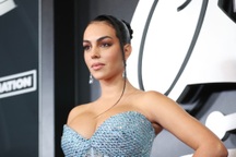 Bạn gái Cristiano Ronaldo chỉ trích HLV Bồ Đào Nha