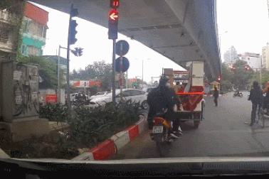 Hành xử nhẹ nhàng sau va chạm giao thông, liệu có khó?