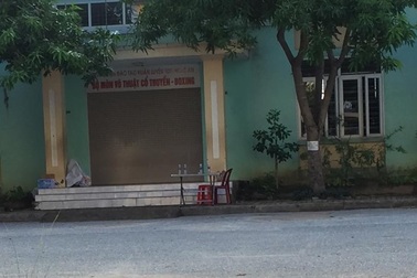 Nam sinh tập boxing treo cổ tự tử trong nhà thi đấu