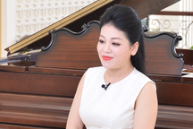 Anh Thơ: "Tôi là người làm ra tiền, không tỉnh táo khi yêu"