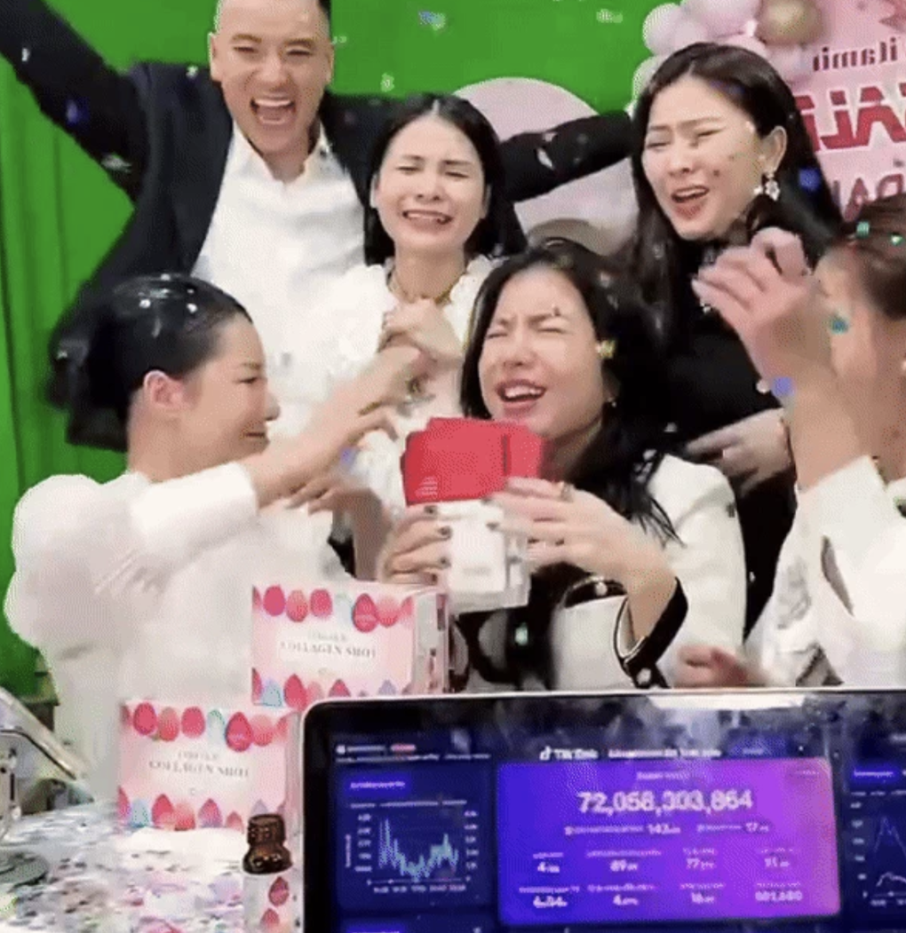 Phiên livestream thu 72 tỷ đồng của cặp đôi Việt: Hoa hồng có thể ra sao? - 1 Phiên livestream thu 72 tỷ đồng của cặp đôi Việt: Hoa hồng có thể ra sao? - 1