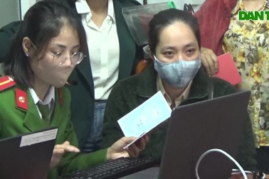 Xuyên đêm làm thẻ căn cước công dân