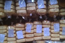 Bánh trung thu 4.000 đồng/cái: Mỗi ngày bán cả trăm cọc