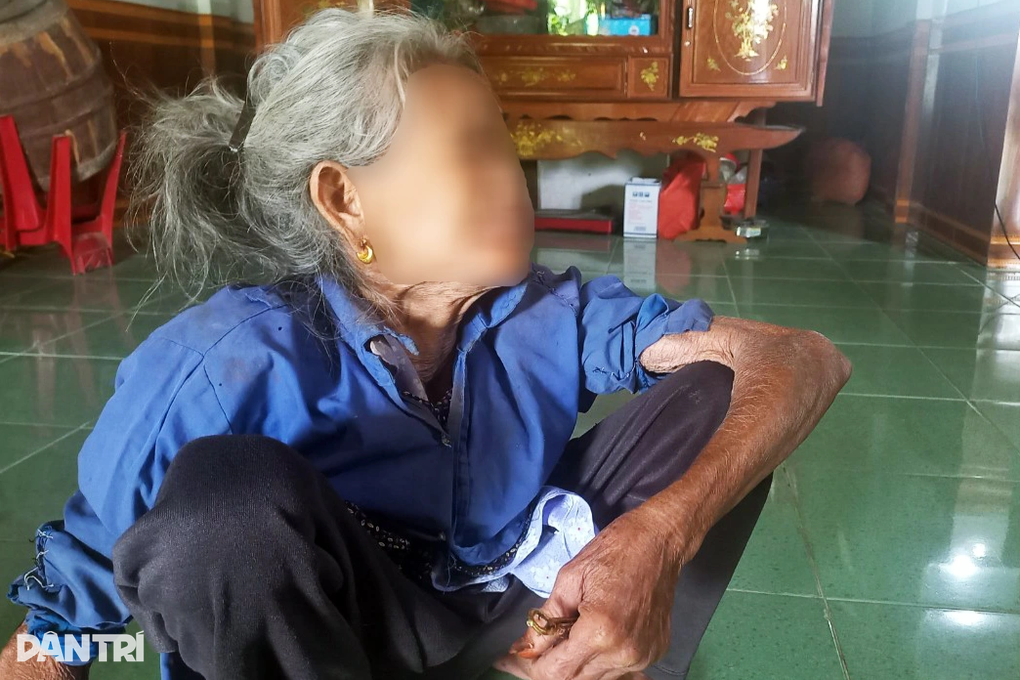 Cha gần 100 tuổi nuôi hi vọng con tử tù kịp về trước lúc nhắm mắt xuôi tay - 2 Cha gần 100 tuổi nuôi hi vọng con tử tù kịp về trước lúc nhắm mắt xuôi tay - 2