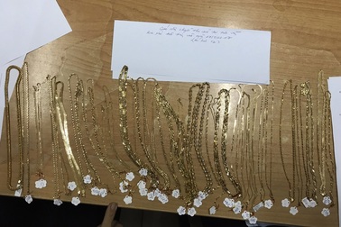 Nữ “đạo chích” chuyên trộm dây chuyền ở tiệm vàng sa lưới