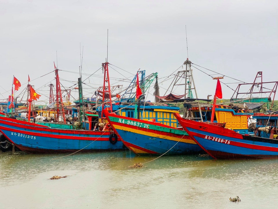 Sơ tán dân tại các khu vực có nguy cơ cao xảy ra lũ quét, sạt lở đất... - 1 Sơ tán dân tại các khu vực có nguy cơ cao xảy ra lũ quét, sạt lở đất... - 1