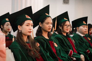 Xin đừng "phân biệt đối xử" trong lễ tốt nghiệp đại học