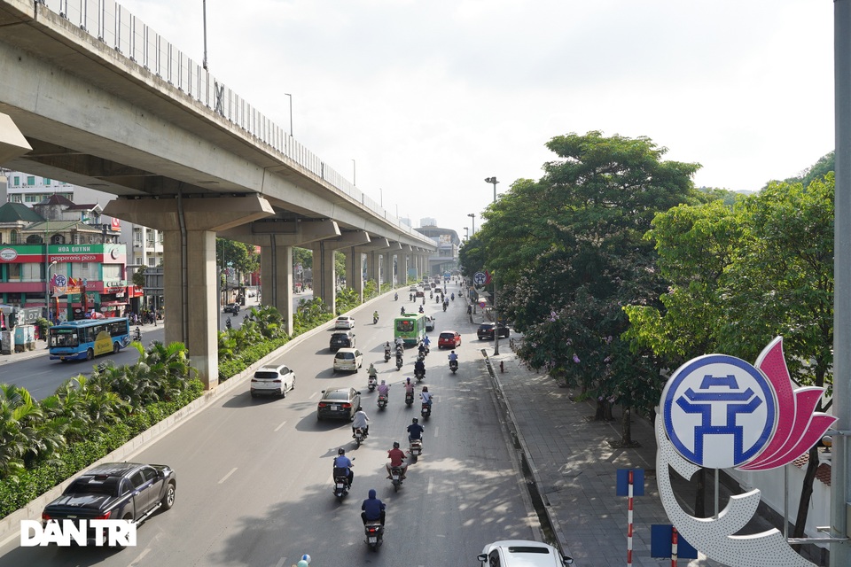 Những nút giao thông Hà Nội ngày nào cũng tắc bất ngờ vắng vẻ giờ cao điểm - 9 Những nút giao thông Hà Nội ngày nào cũng tắc bất ngờ vắng vẻ giờ cao điểm - 9