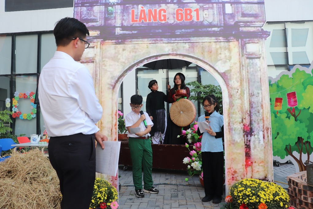 Học sinh tái hiện không gian mùa xuân khắp 5 châu - 2 Học sinh tái hiện không gian mùa xuân khắp 5 châu - 2