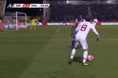 Nhìn lại trận Shrewsbury Town - MU
