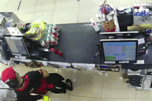 Nữ nhân viên cửa hàng tiện lợi bị kẻ cướp kề dao vào cổ cuỗm 9 triệu đồng