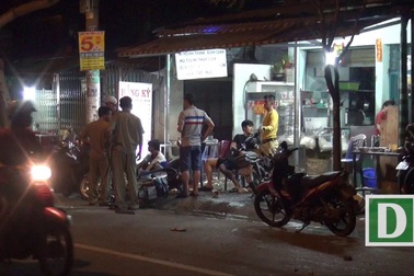 Gần 10 thanh niên ẩu đả kinh hoàng trong quán hủ tiếu