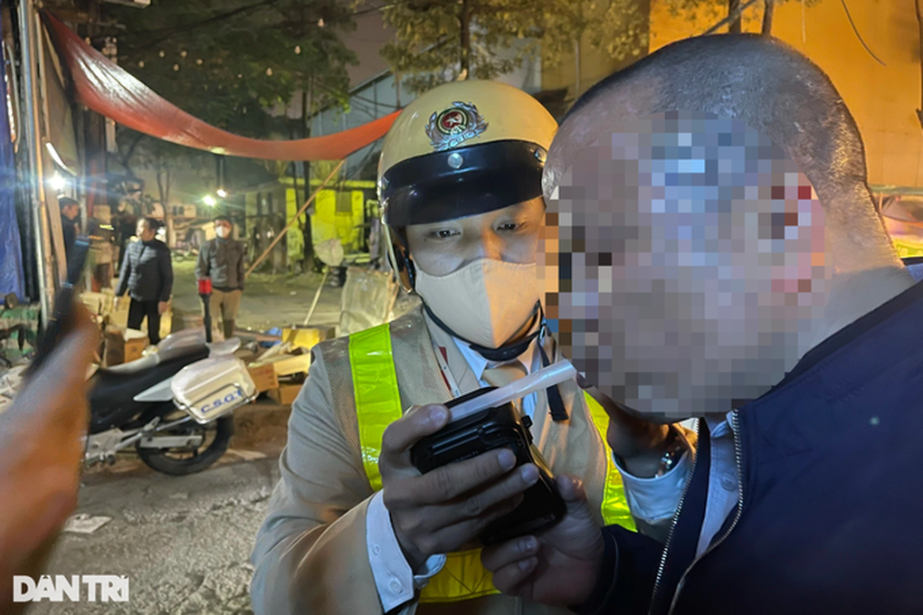 CSGT xử lý hơn 80.000 ma men, phạt gần 400 tỷ đồng - 1 CSGT xử lý hơn 80.000 ma men, phạt gần 400 tỷ đồng - 1