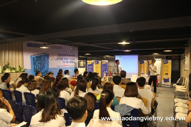 Giảng dạy theo xu hướng quốc tế tạo nên lợi thế khác biệt cho sinh viên