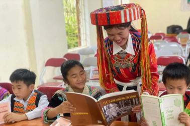 Bài 1: Trăn trở về một tộc người "không biết xếp vào đâu"