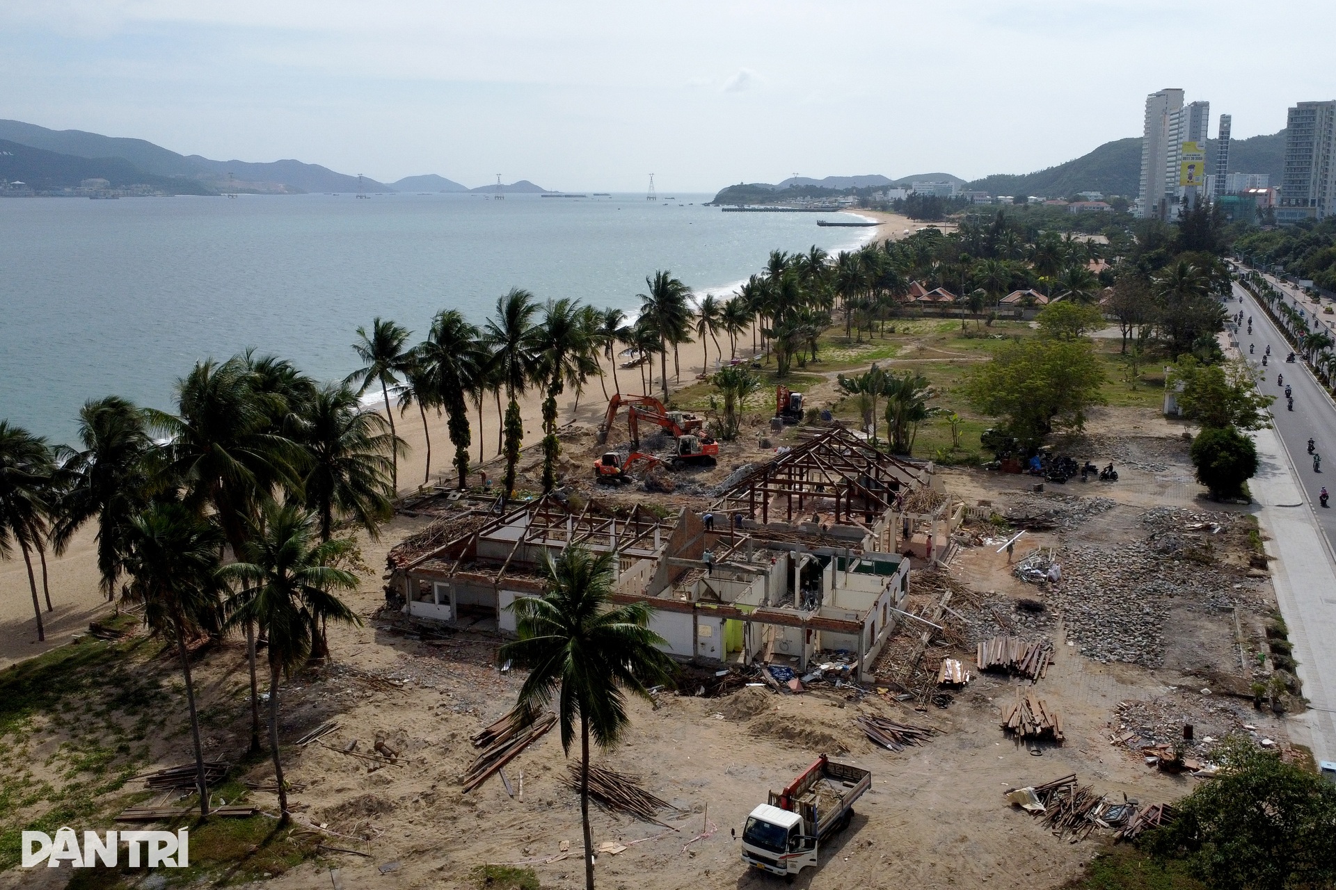 Toàn cảnh dự án 26.000m2 ở Nha Trang bị di dời, trả lại bãi biển - 5 Toàn cảnh dự án 26.000m2 ở Nha Trang bị di dời, trả lại bãi biển - 5