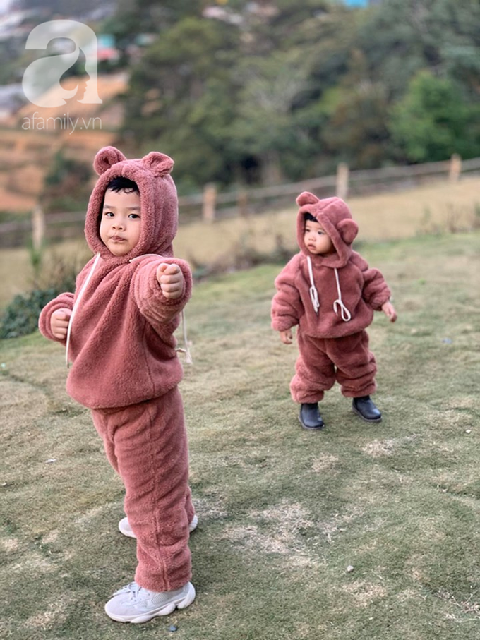 Thay mẹ trông em, bé trai 4 tuổi vào vai siêu nhân chữa vết thương cho em trai và thú cưng bằng băng vệ sinh hàng ngày của mẹ - Ảnh 20.