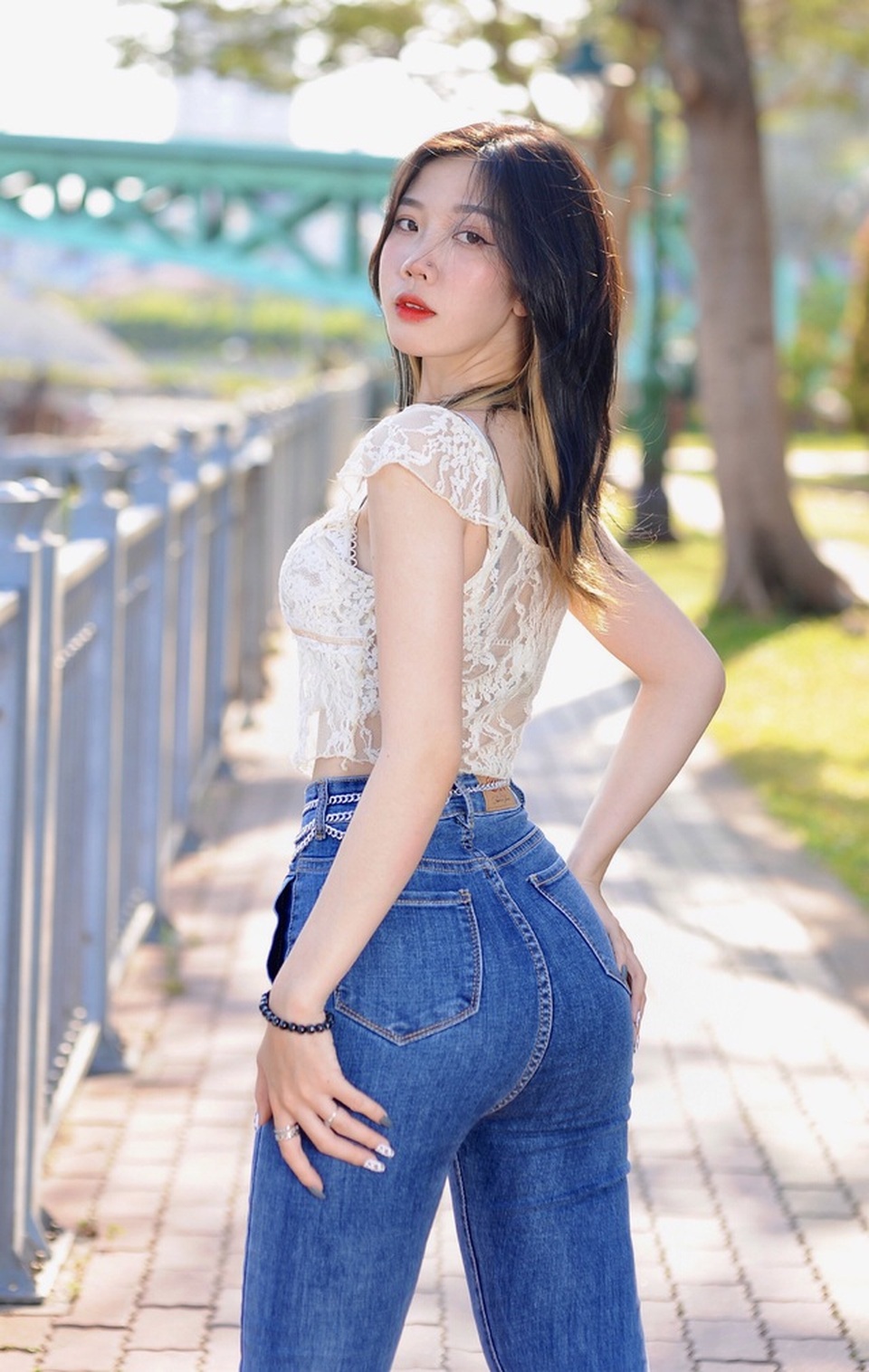5 hot girl theo đuổi phong cách sexy được quan tâm nhất trong tháng 3 - 6 5 hot girl theo đuổi phong cách sexy được quan tâm nhất trong tháng 3 - 6